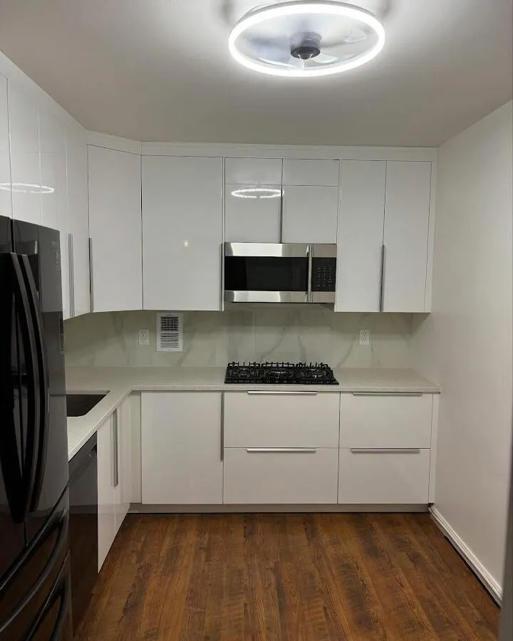 Renovated kitchen with quartz countertops in Mecca